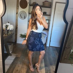 New Banana Republic Navy Floral Silk Skirt Size 4